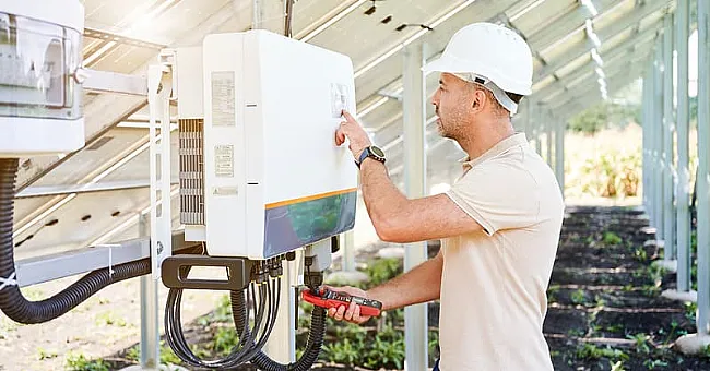 The Basics of Solar Inverters: A Comprehensive Guide for Beginners